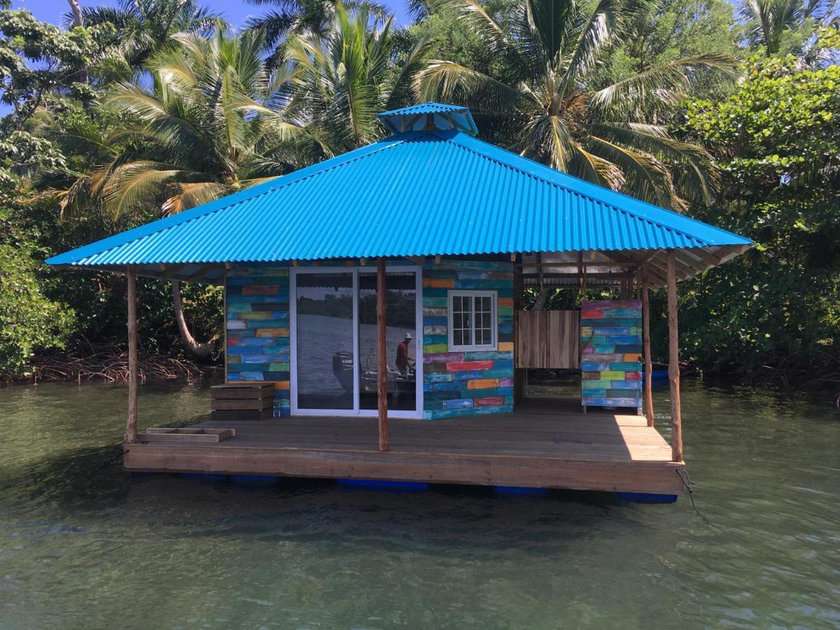 Tierra Oscura El Toucan Loco Floating Lodges المظهر الخارجي الصورة
