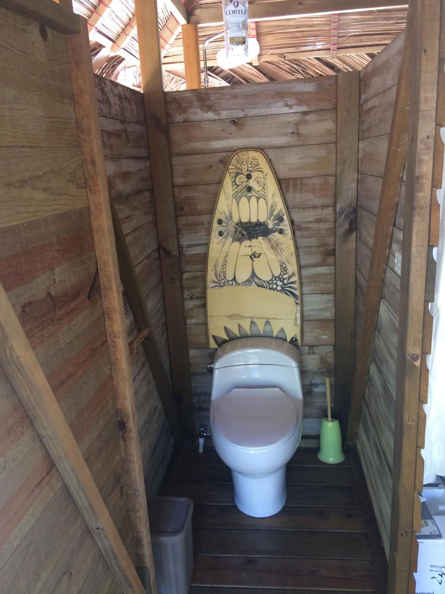 Tierra Oscura El Toucan Loco Floating Lodges المظهر الخارجي الصورة