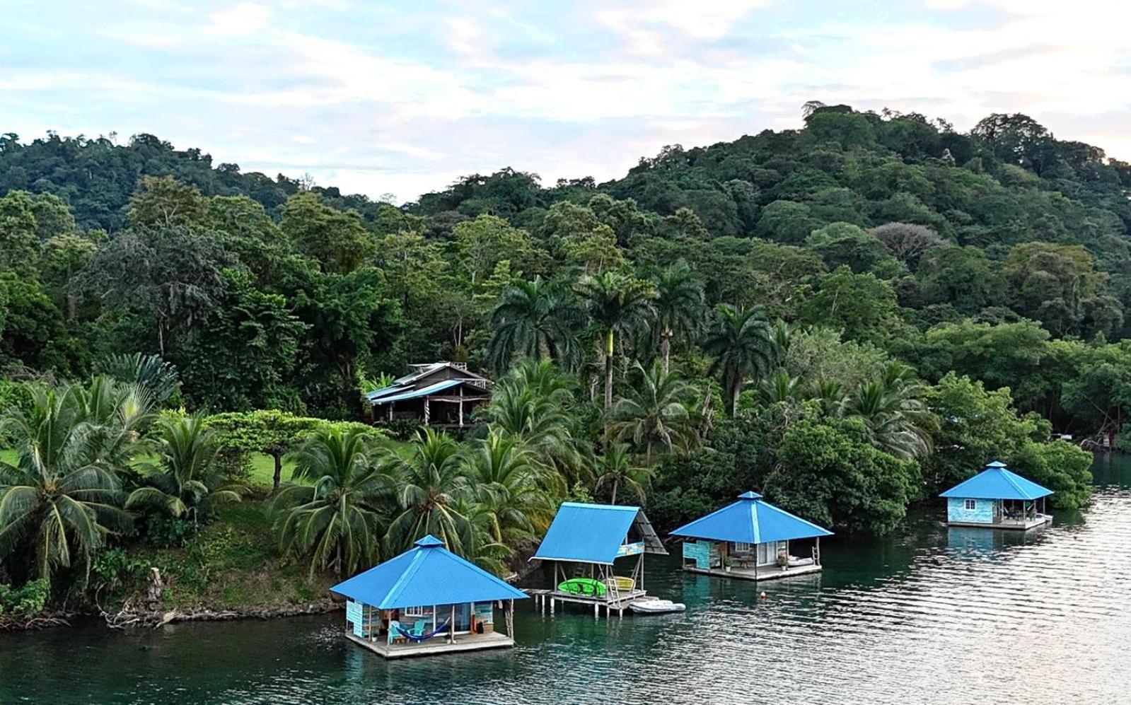 Tierra Oscura El Toucan Loco Floating Lodges المظهر الخارجي الصورة
