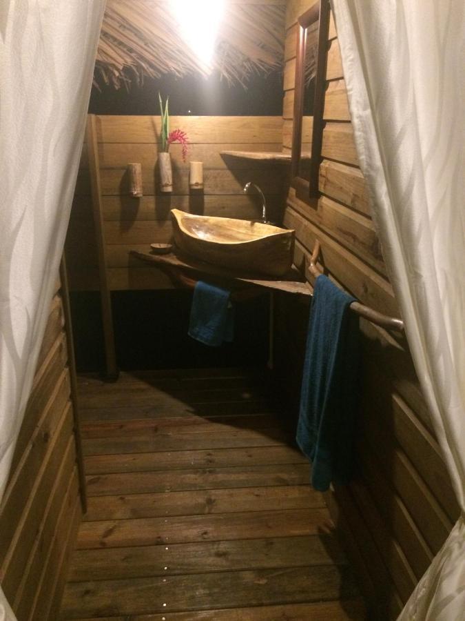 Tierra Oscura El Toucan Loco Floating Lodges المظهر الخارجي الصورة